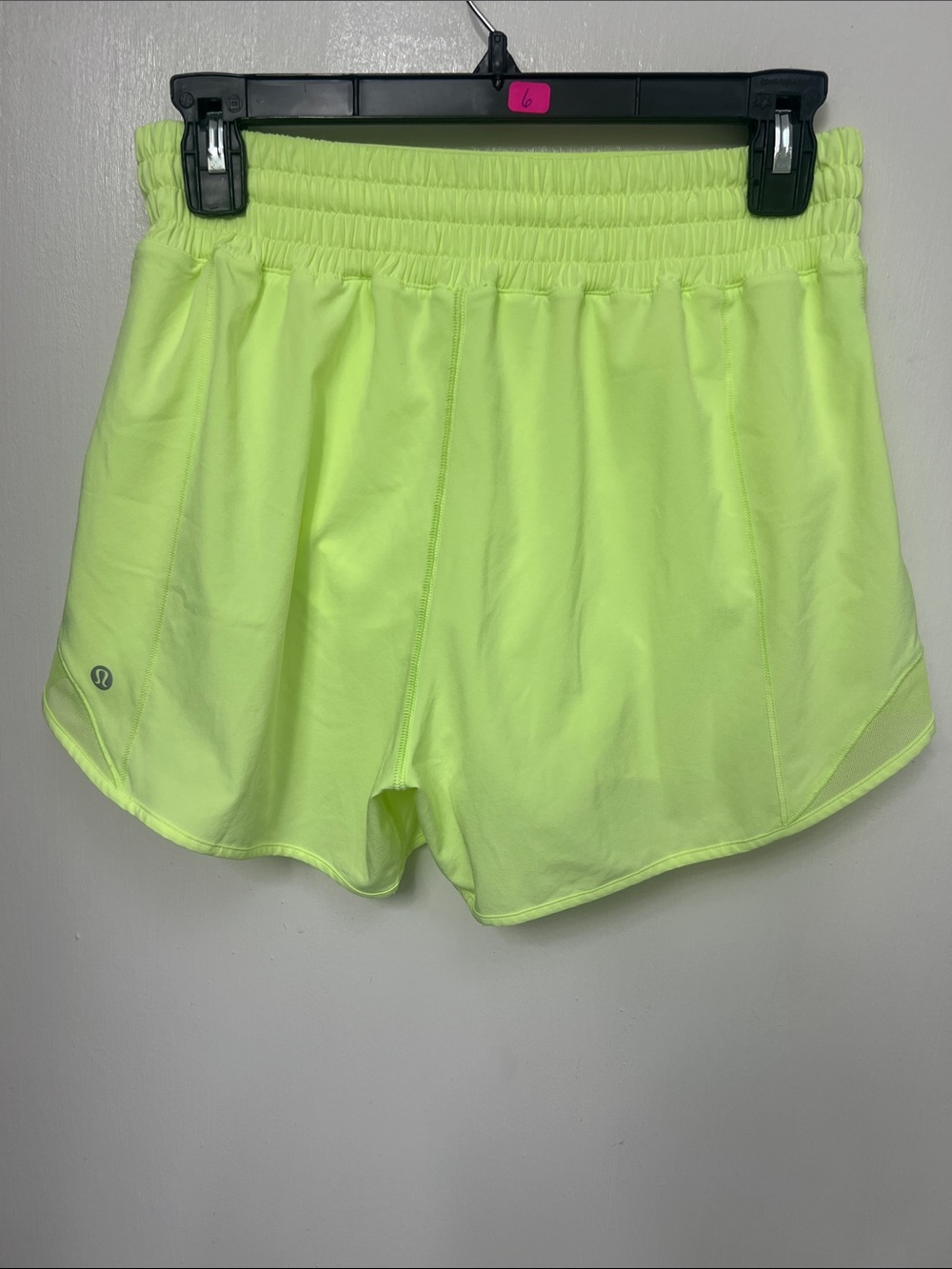 Lululemon Hotty Hot High-Rise Short 4” Highlight Yellow, Size 6, W7AW7T, EUC - Picture 5 of 11